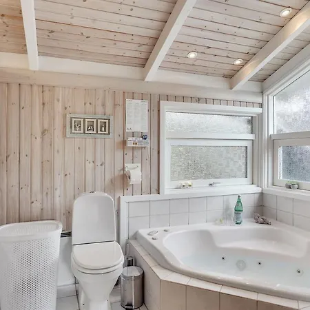 Ove - 500m From The Sea By Interhome *